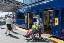 Report alleges Sacramento Regional Transit ignored disabled riders. Agency disagrees